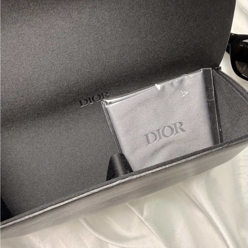 MISS DIOR CD40182I Sunglasses - Picture 15 of 16